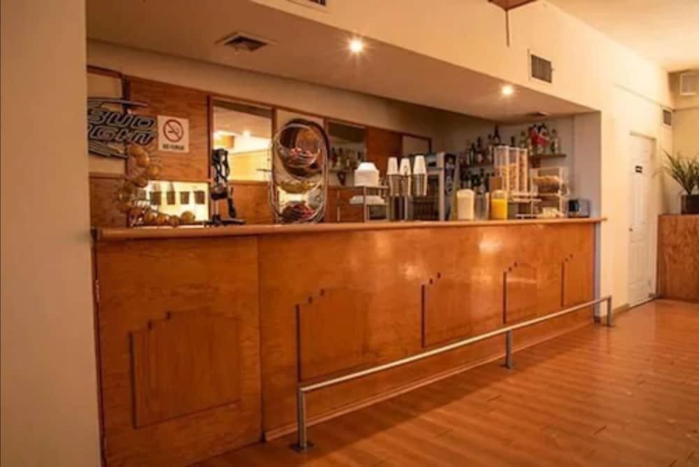 American Inn Hotel & Suites Parral Экстерьер фото
